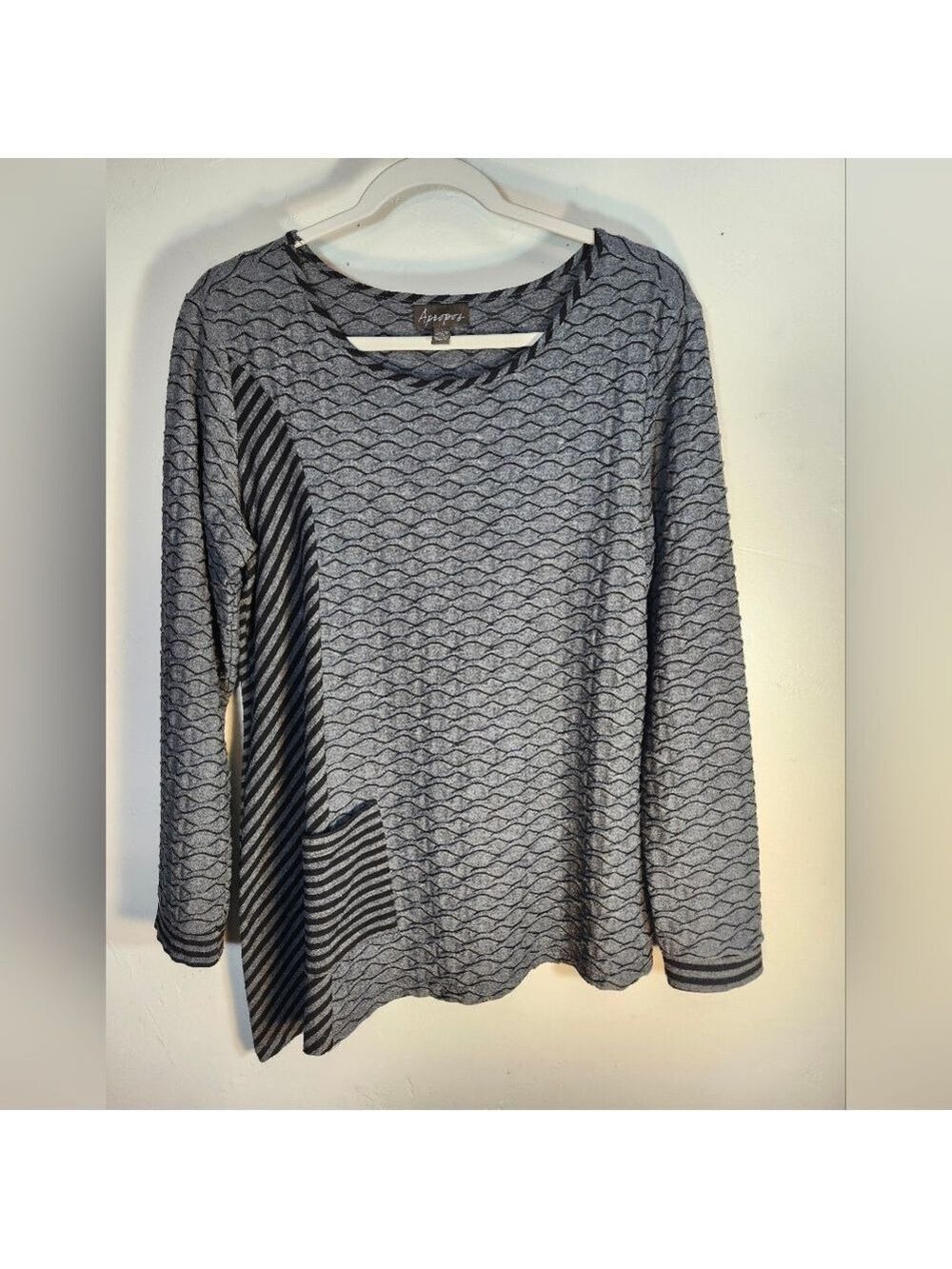 Apropos Anthropologie Gray Patterned Women Top Sz L